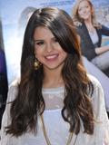th_68378_celebrity_paradise.com_TheElder_SelenaGomez101_122_112lo.jpg