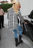 th_67763_celebrity-paradise.com-The_Elder-Ashley_Tisdale_2010-02-20_-_hangs_in_Studio_City_3101_122_1183lo.jpg