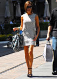 th_95182_celeb-city.org_Victoria_Beckham_shopping_at_the_groove_18_122_132lo.jpg
