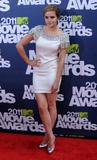 th_76022_EmmaWatson_2011MTVMovieAwards_LA_050611_543_122_349lo.jpg