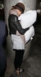 th_47074_celebrity_paradise.com_TheElder_BlakeLively2011_03_23_arrivingatLAX21_122_404lo.jpg