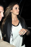 th_67905_Preppie_-_Penelope_Cruz_coming_out_of_her_hotel_in_Manhattan_-_October_8_2009_877_122_473lo.jpg