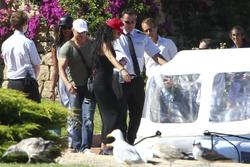 th_453212858_RihannaoutonholidaysinPortoCervo15.7.2012_26_122_551lo.jpg