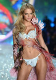 th_38235_er_he_victorias_secret_fashion_