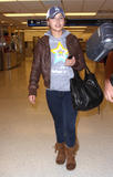 th_70404_Preppie_-_Hayden_Panettiere_arriving_at_Miami_International_Airport_-_Dec._31_2009_448_122_766lo.jpg