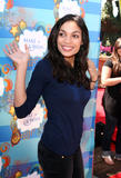 th_31793_celebrity_paradise.com_TheElder_RosarioDawson2010_03_14_KevinSteffianaJames32_122_955lo.jpg